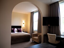 Desk, laptop workspace, iron/ironing board, free WiFi