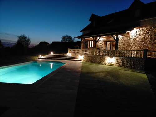 RENOVATED BARN WITH PRIVATE INDOOR POOL