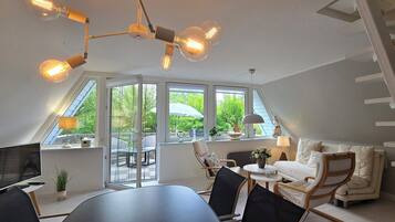 Fernseher, Stereoanlage