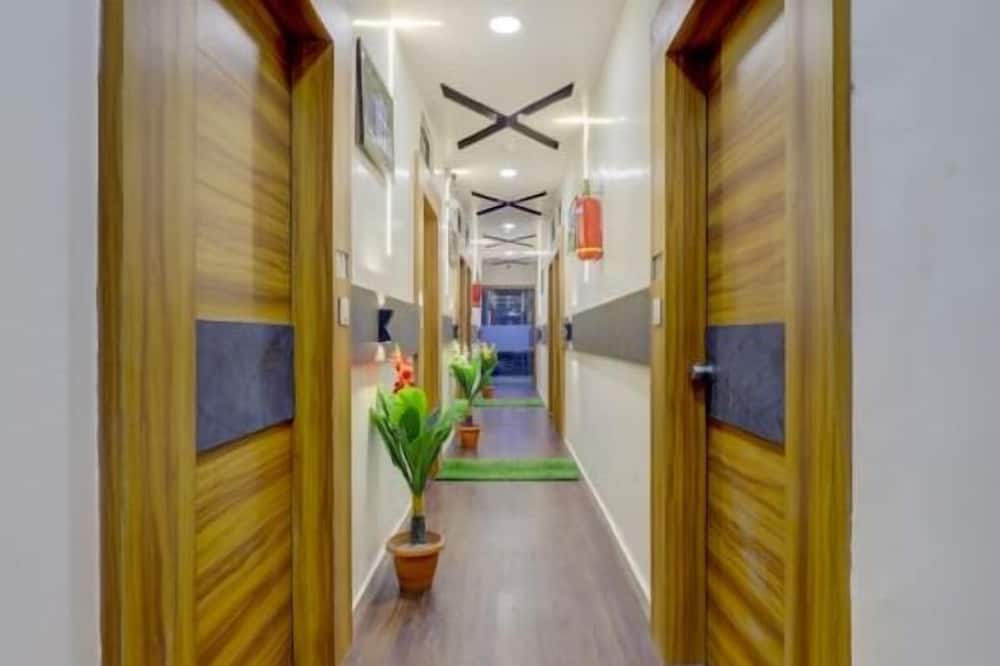 HOTEL SAROVAR INN C G ROAD
