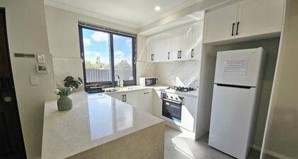 3 Bedroom 2 Bathroom | Deluxe Full House For Stay | Higher-end Accomodation.