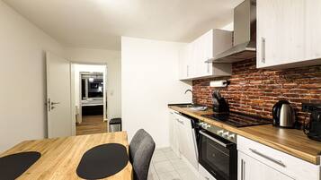 Kühlschrank, Ofen, Herdplatte, Geschirrspüler