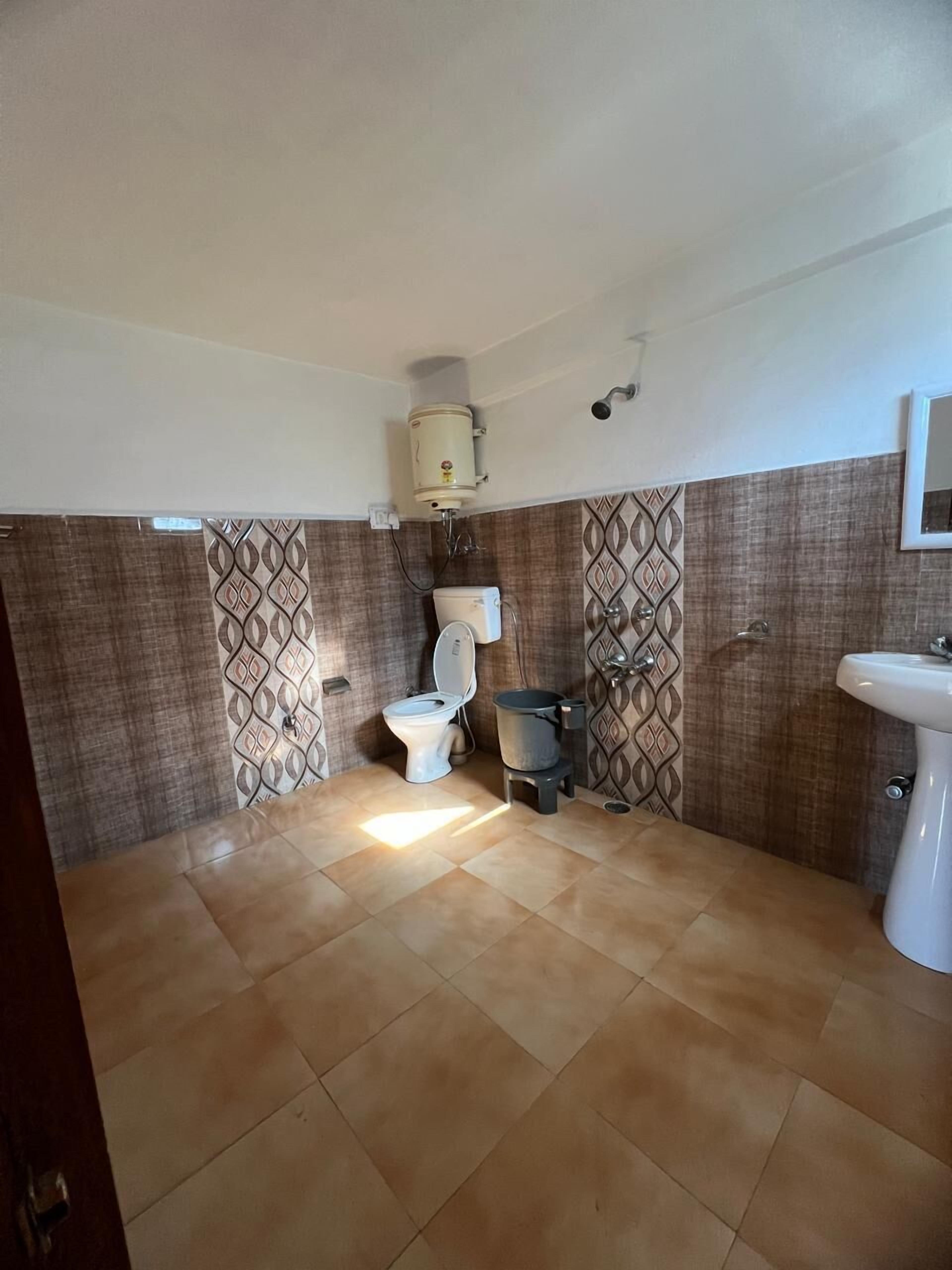 淋浴设施、毛巾、肥皂、卫生纸