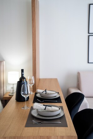 Superior Apartment | Living area | 24-inch flat-screen TV with cable channels - Petroulas Village (Nafplio)