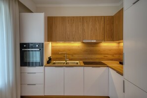 Duplex | Eget kök | Kylskåp, ugn, vattenkokare och grytor/köksredskap