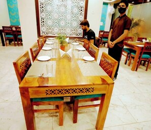 Daily buffet breakfast for a fee - HOTEL SD PRIME (Jaipur)