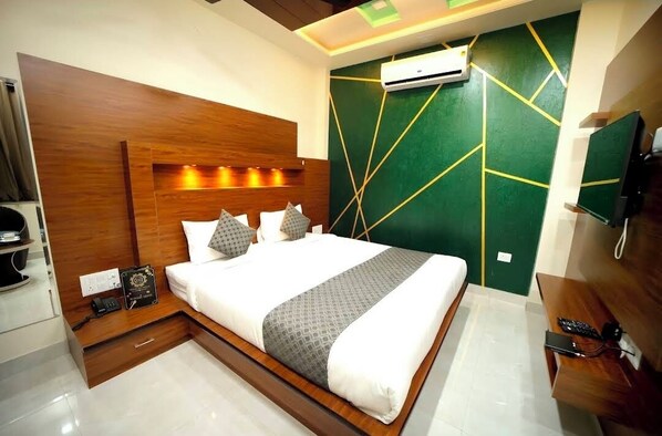 Rom – basic | Skrivebord, skrivebord for bærbar PC og wi-fi (inkludert)