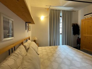 2 bedrooms, WiFi, bed sheets - Grazioso bilivello a due passi dal lago (Leggiuno)