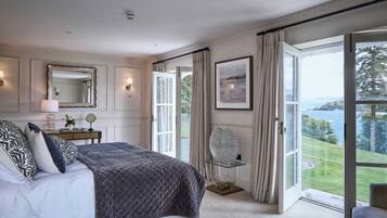 9 bedrooms, iron/ironing board, travel crib, free WiFi