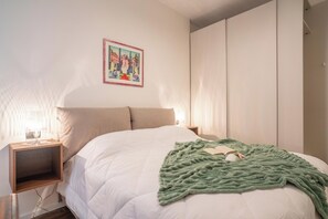 1 غرفة نوم ومكواة/لوح كي وواي فاي مجانًا وملاءات أسرّة