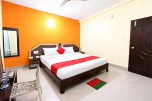 Hypo-allergenic bedding, in-room safe, soundproofing, free WiFi