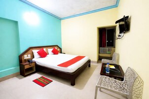 Hypo-allergenic bedding, in-room safe, soundproofing, free WiFi