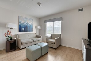 TV, offices - Simplicity At the Rim 1210 I Spacious 1 Bed 1 Bth (San Antonio)