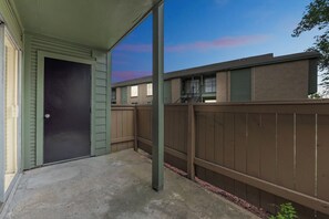 Property grounds - Reserve 1331 I Spacious 1 Bed 1 Bath (Houston)