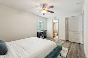 1 bedroom, desk, iron/ironing board, free WiFi