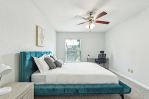 1 chambre, bureau, fer et planche à repasser, Wi-Fi gratuit