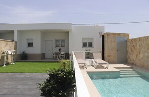 حمام سباحة