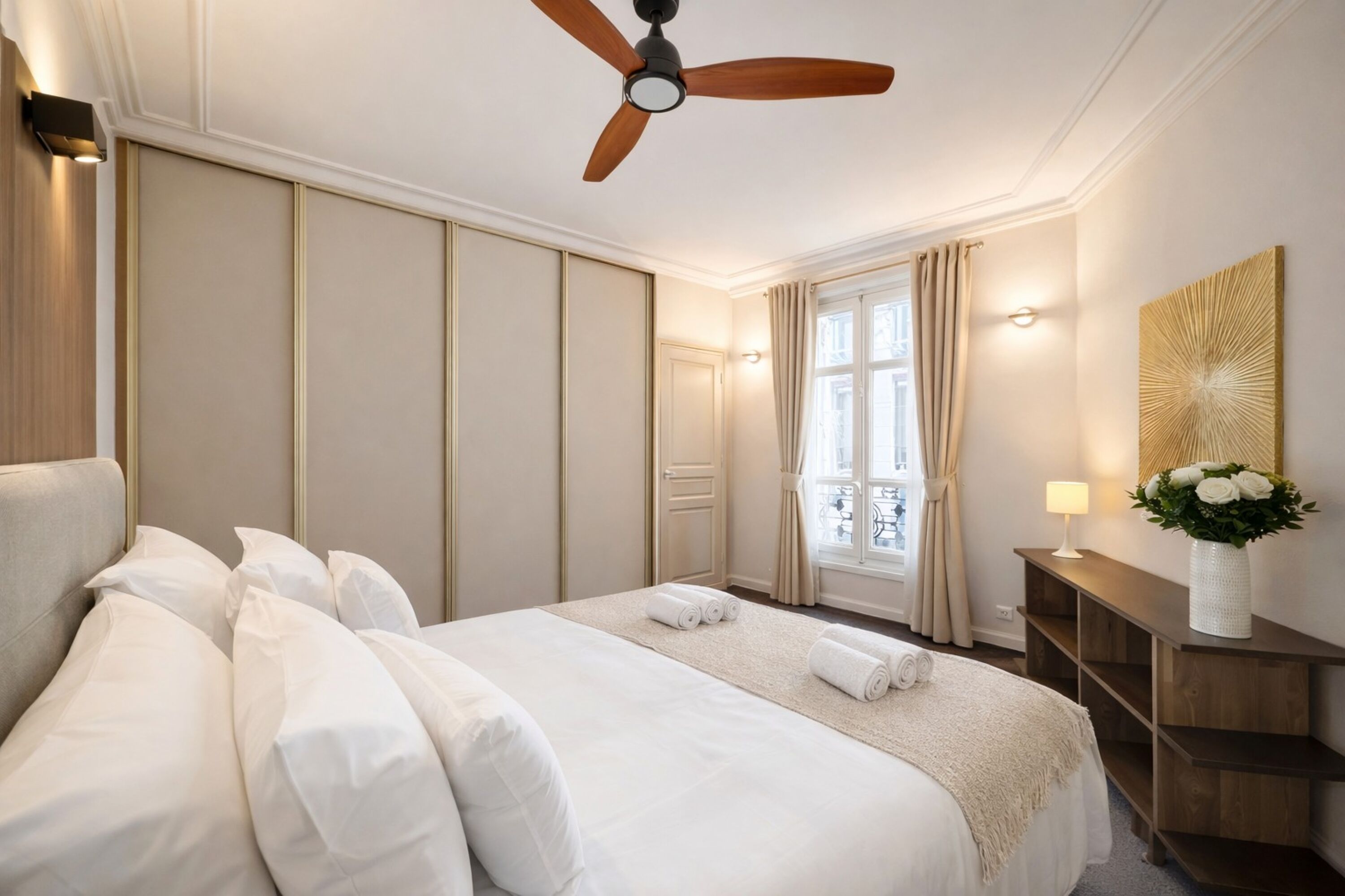 Appartement Supérieur, vue cour intérieure | Vue de la chambre