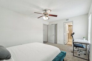 1 chambre, bureau, fer et planche à repasser, Wi-Fi gratuit
