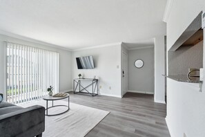 TV, fireplace, offices