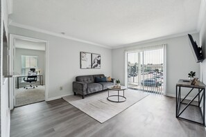 Smart TV, fireplace, offices