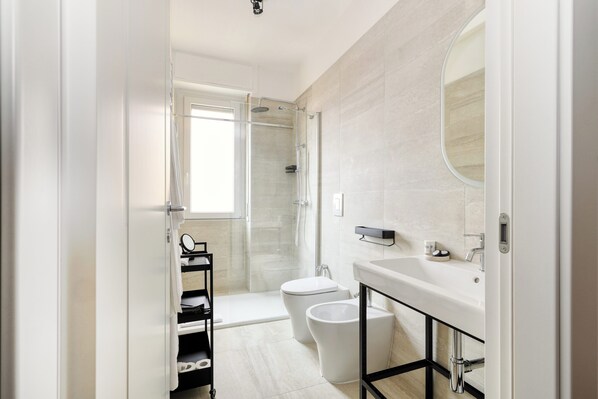Apartment, 1 Doppelbett und Schlafsofa, Balkon | Badezimmer | Bidet