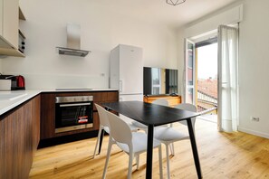 Comfort-Apartment, Stadtblick | 1 Schlafzimmer, kostenloses WLAN