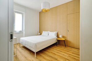1 bedroom, iron/ironing board, free WiFi, bed sheets - 1-Bed apartment with balcony near subway (Milan)