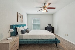 1 chambre, bureau, fer et planche à repasser, Wi-Fi gratuit