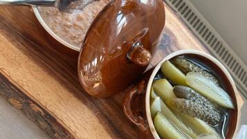 Daily buffet breakfast (PLN 45 per person)