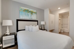 1 Schlafzimmer, Schreibtisch, Bügeleisen/Bügelbrett, Reisekinderbett