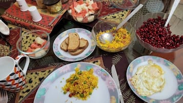 Daily to-go breakfast (INR 200 per person)