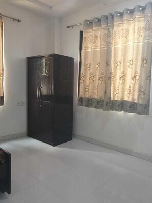 ห้องดีลักซ์ | Wi-Fi ฟรี, ผ้าปูที่นอน