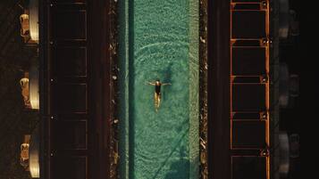 Indendørs pool, 2 udendørs pools