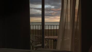 Deluxe Double Room, Balcony, Ocean View | 2 bedrooms, hypo-allergenic bedding, minibar, in-room safe