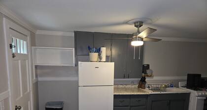 Tiny Home with AC and WiFi in lovely Ludlow