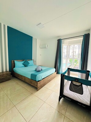 3 bedrooms, in-room safe, iron/ironing board, travel crib