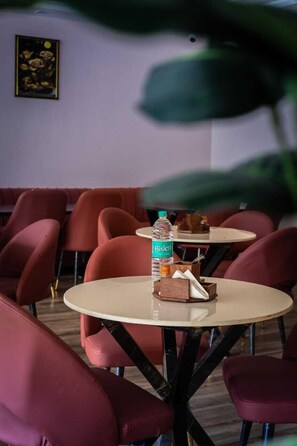 Restaurant - Hotel Riyansh  (Ukhimath)