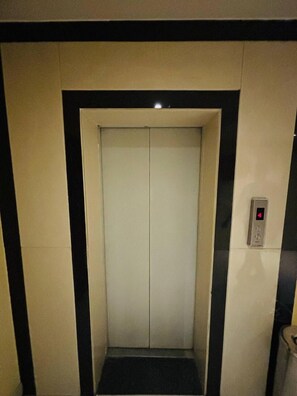 Interior entrance - The Royal City Hotel (Jodhpur)