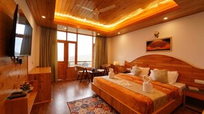 Deluxe Room with Balcony & Mountain View | 1 多间卧室、埃及棉床单、高档床上用品、羽绒被