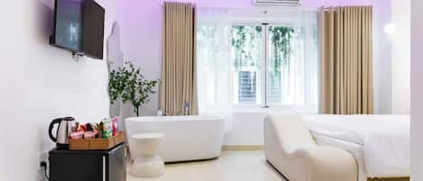 Decoración personalizada, muebles diferentes y escritorio