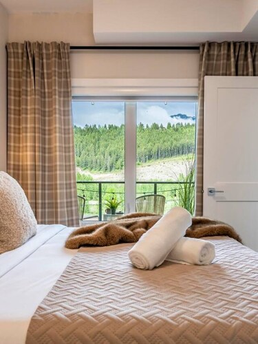 Apres Ski | DT | MtnView | TopFloor | AC | Sleep 6