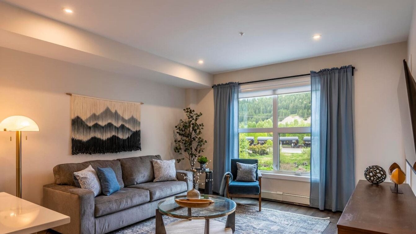 Smart TV, books, offices