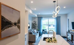 Smart-tv, bøger, kontorer