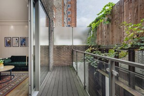 House | Terrace/patio