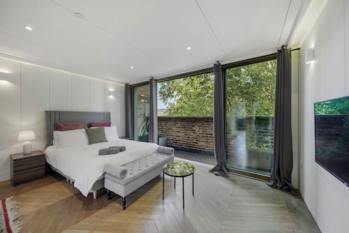 Elegant 5bdrm Townhouse in Camden