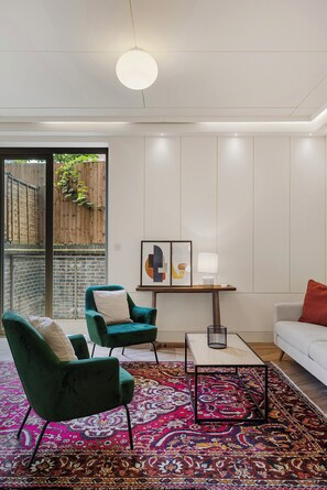 Living area - Elegant 5bdrm Townhouse in Camden (London)