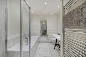 House | Bathroom