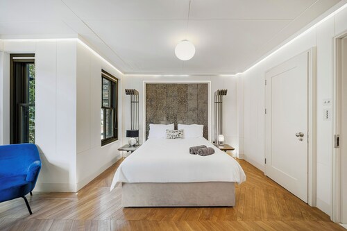 Elegant 5bdrm Townhouse in Camden