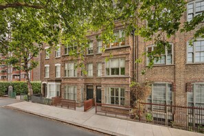 숙박 시설 정면